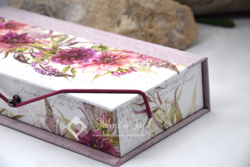 Stifte-Schachtel mit Klappdeckel ca. 21x10x4cm | Blumenkranz floral | brombeere | Art. Nr. 97040310